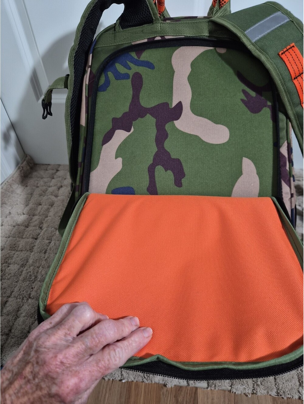 Roverlund Ready-for-Adventure Pet Backpack Black Yellow Up to 25 lb Airline - Picture 6 of 9